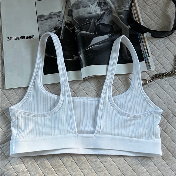 Fabletics luxe 360 white ribbed comfy lounge light support bra top Mβ - Picture 3 of 7